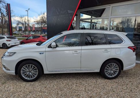 Mitsubishi Outlander, 2021