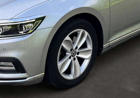 Volkswagen Passat Variant, 2023 3