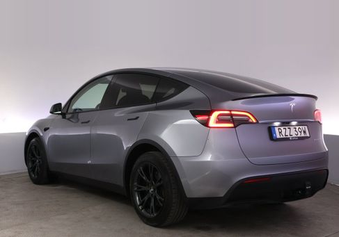 Tesla Model Y, 2025 3