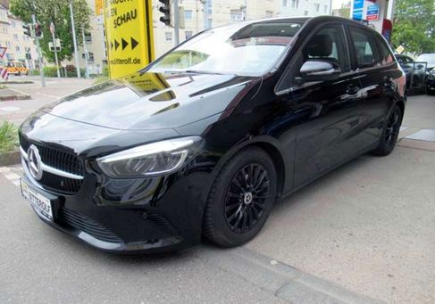 Mercedes-Benz B 180, 2023