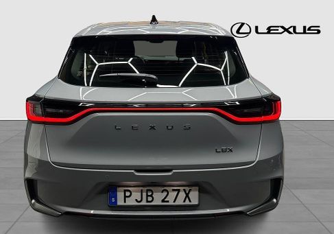 Lexus, 2025