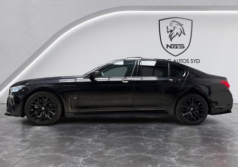BMW 745, 2021
