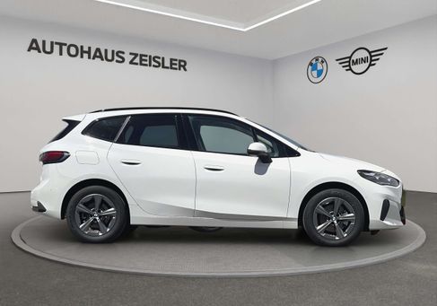 BMW 220, 2025 3