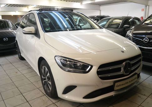Mercedes-Benz B 180, 2022