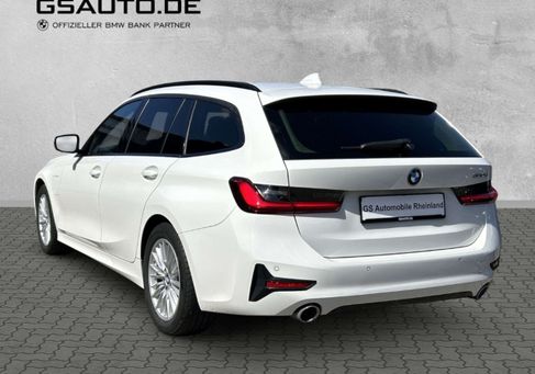 BMW 330, 2021