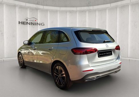 Mercedes-Benz B 180, 2024