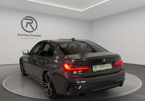 BMW 330, 2019
