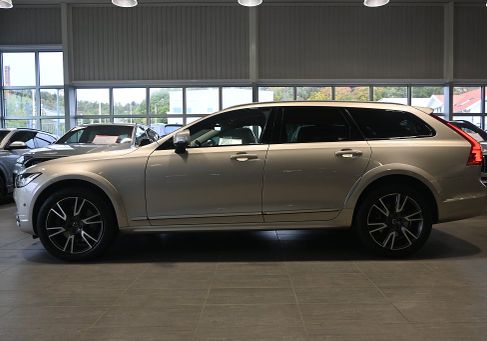 Volvo V90 Cross Country, 2018
