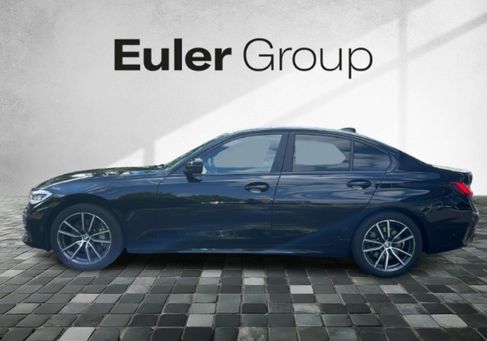 BMW 330, 2021