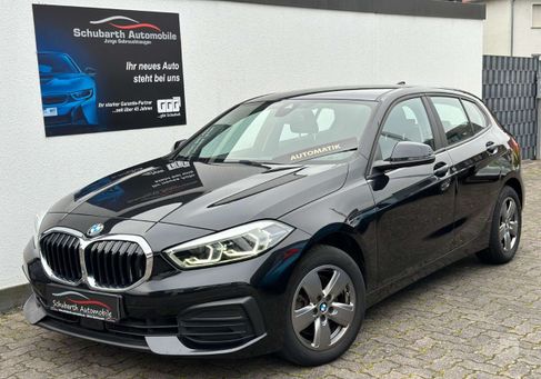 BMW 118, 2022