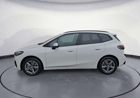 BMW 220, 2025
