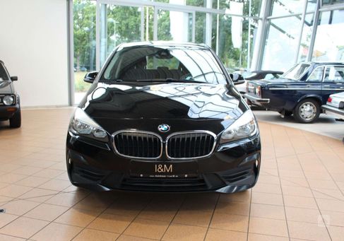 BMW 216, 2021