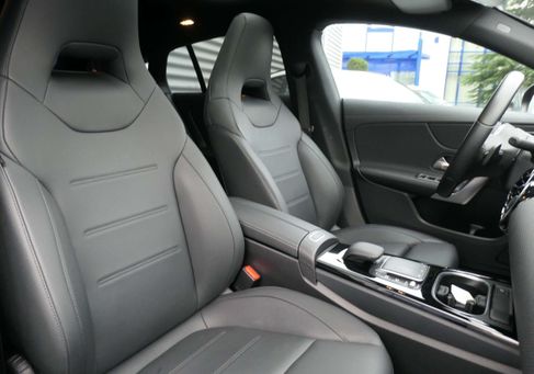 Mercedes-Benz CLA 220, 2022