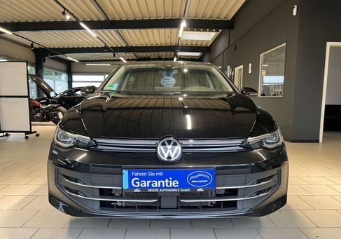 Volkswagen Golf, 2024