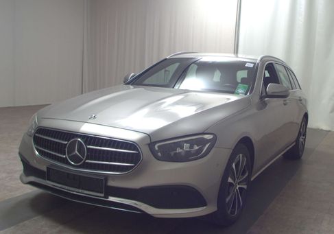 Mercedes-Benz E 300, 2023 2