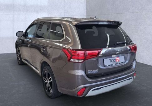 Mitsubishi Outlander, 2020