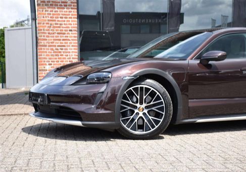 Porsche Taycan, 2022