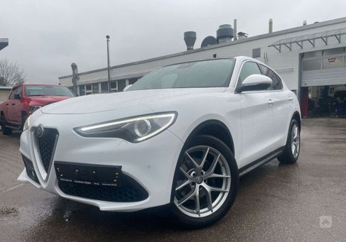 Alfa Romeo Stelvio, 2017
