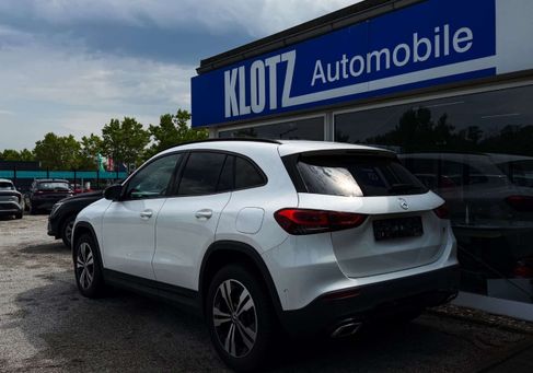 Mercedes-Benz GLA 200, 2021 3