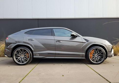 Lamborghini, 2024