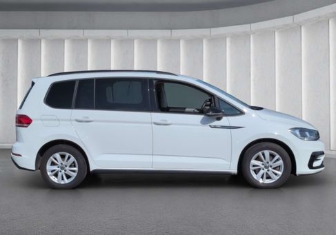 Volkswagen Touran, 2023 3