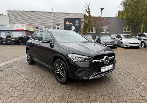 Mercedes-Benz GLA 220, 2021