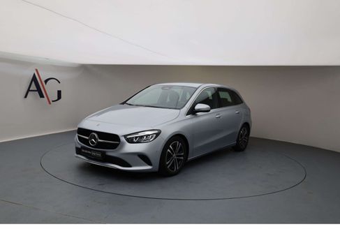 Mercedes-Benz B 180, 2025