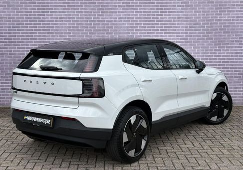 Volvo EX30, 2025 3