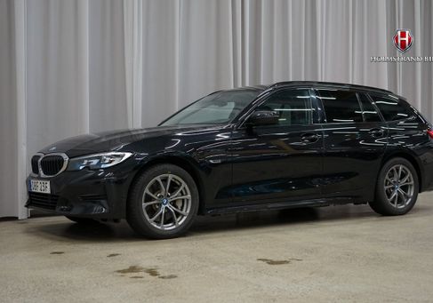 BMW 330, 2022 3