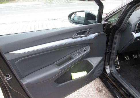 Volkswagen Golf, 2025