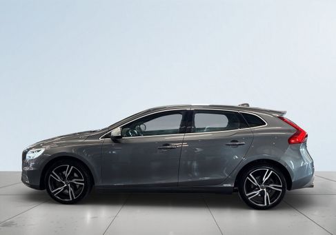 Volvo V40, 2018
