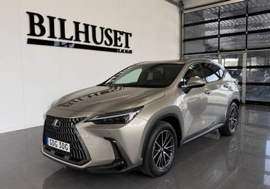 Lexus NX, 2022