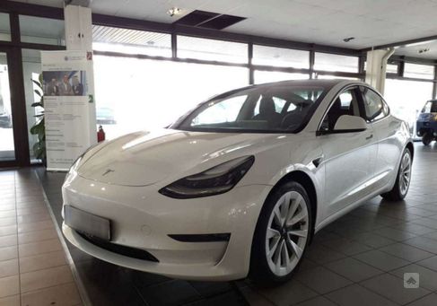 Tesla Model 3, 2020