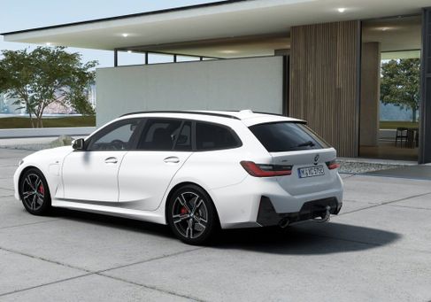 BMW 330, 2026