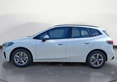 BMW 220, 2025 3