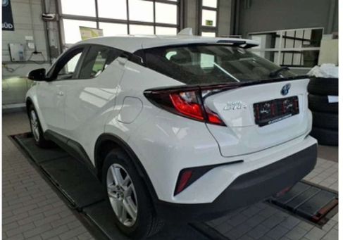 Toyota C-HR, 2022 3
