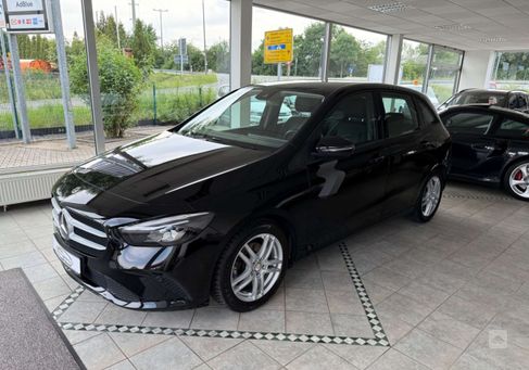 Mercedes-Benz B 180, 2021