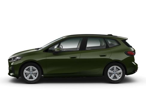 BMW 220, 2025