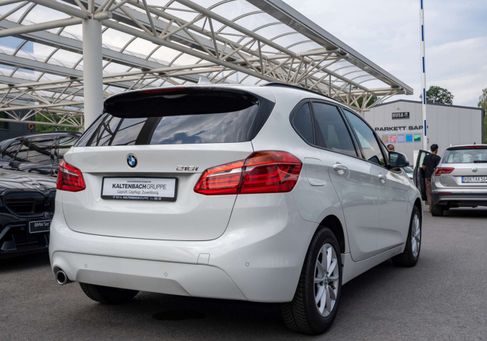 BMW 216, 2021