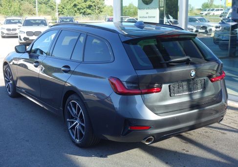 BMW 330, 2020
