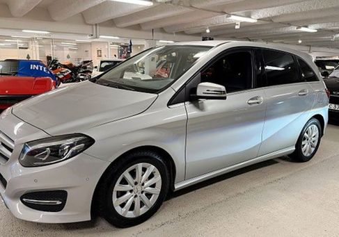 Mercedes-Benz B 180, 2016