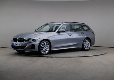 BMW 330, 2023