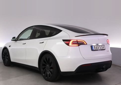 Tesla Model Y, 2024 3