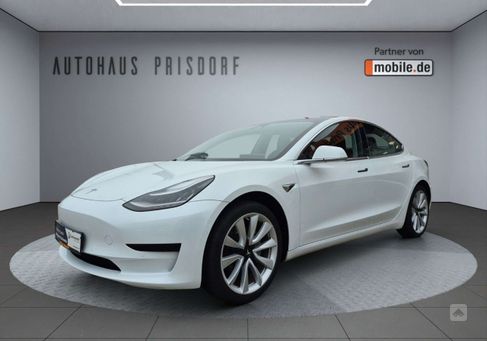 Tesla Model 3, 2020