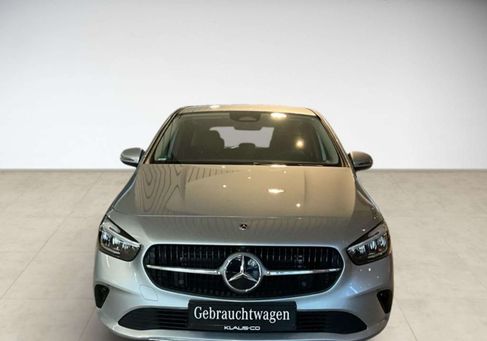 Mercedes-Benz B 180, 2024