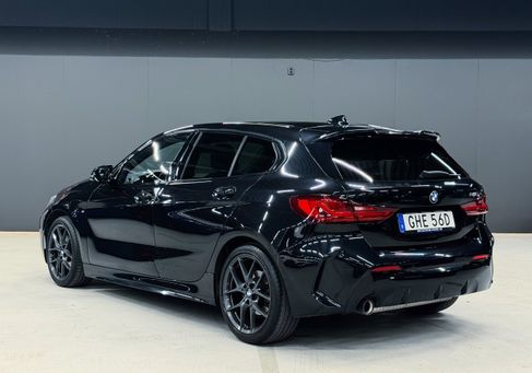 BMW 118, 2021
