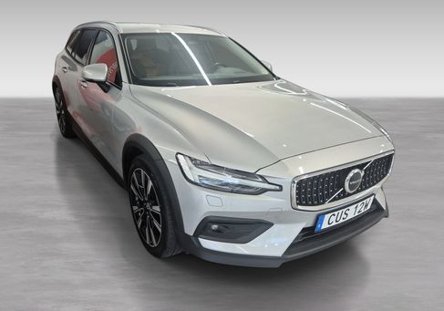 Volvo V60 Cross Country, 2023