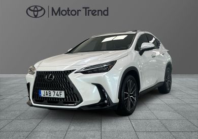 Lexus NX, 2022
