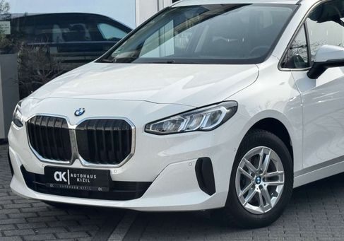 BMW 220, 2023 3