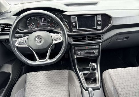 Volkswagen T-Cross, 2019